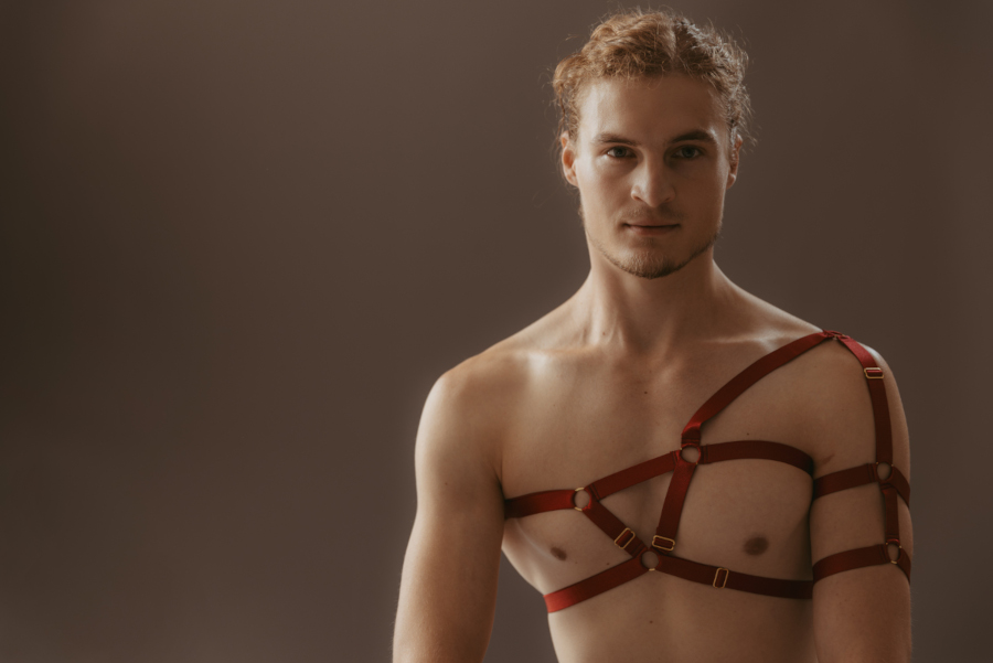MAÏSON WERNET - Mann im Männer Harness